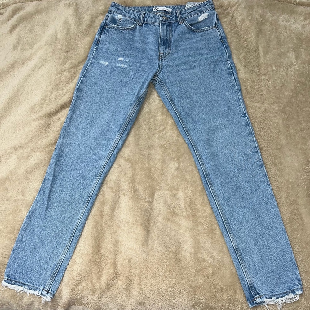 Zara slim, mom fit, light wash, ripped, high waisted jeans.
